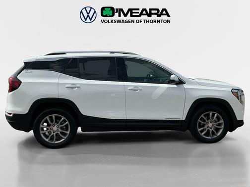 Summit White 2024 GMC Terrain SLT