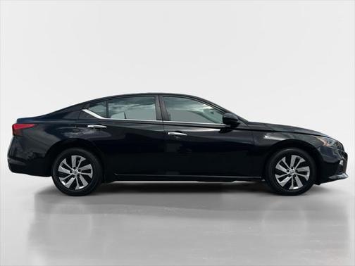 2022 Nissan Altima S FWD