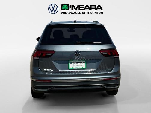 Platinum Gray Metallic 2023 Volkswagen Tiguan 2.0T SE