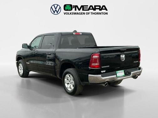 Diamond Black Crystal Pearlcoat 2024 RAM 1500 Laramie
