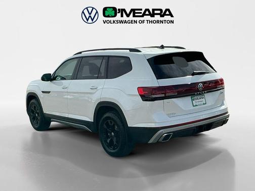Opal White Pearl 2026 Volkswagen Atlas Peak Edition