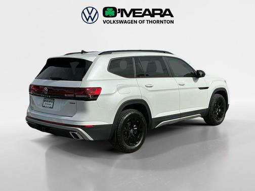 Opal White Pearl 2026 Volkswagen Atlas Peak Edition