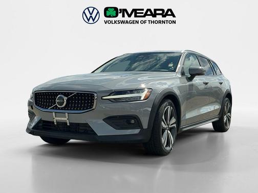 2024 Volvo V60 Cross Country B5 Plus