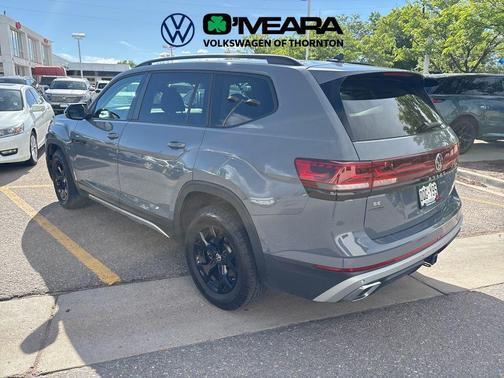 Pure Gray 2024 Volkswagen Atlas 2.0T SE w/Technology 4MOTION