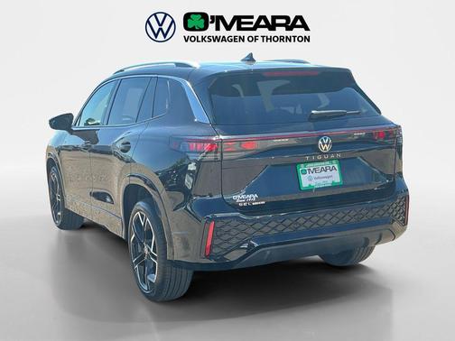deep black pearl 2026 Volkswagen Tiguan 2.0T SEL R-Line 4MOTION