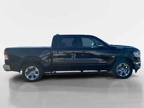 Diamond Black Crystal Pearlcoat 2020 RAM 1500 Big Horn/Lone Star
