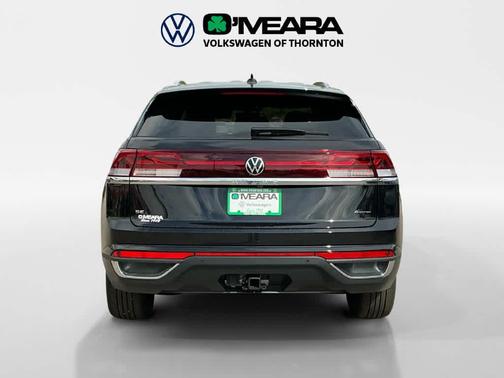 Deep Black Pearl 2026 Volkswagen Atlas Cross Sport 2.0T SE w/Technology 4MOTION