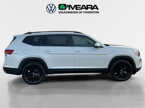 Opal White Pearl 2026 Volkswagen Atlas 2.0T SE w/Technology 4MOTION