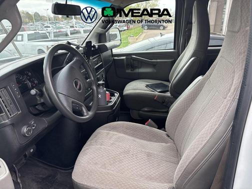 Summit White 2018 GMC Savana 3500 LT