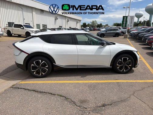 Snow White Pearl 2023 Kia EV6 Wind