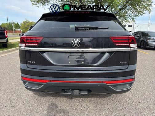 Deep Black Pearl 2023 Volkswagen Atlas Cross Sport 3.6L V6 SE w/Technology