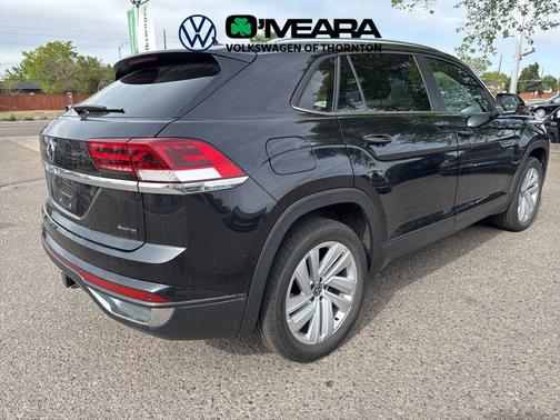 Deep Black Pearl 2023 Volkswagen Atlas Cross Sport 3.6L V6 SE w/Technology