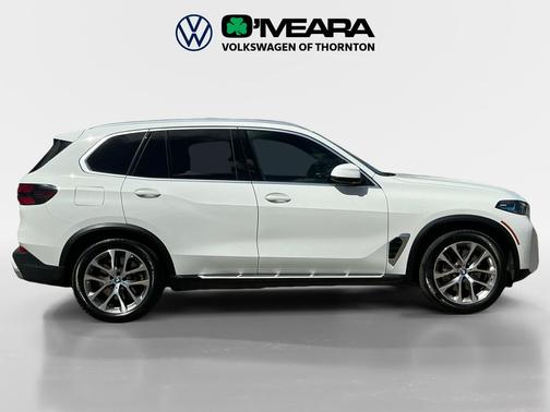 Alpine White 2025 BMW X5 xDrive50e