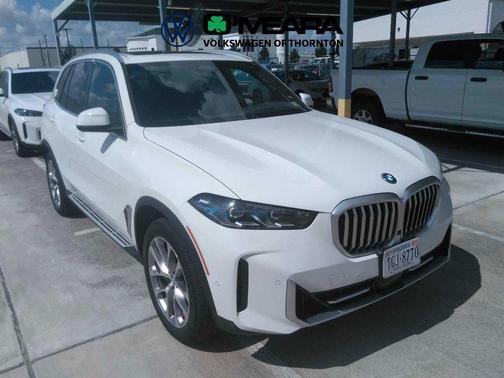 Alpine White 2025 BMW X5 PHEV xDrive50e