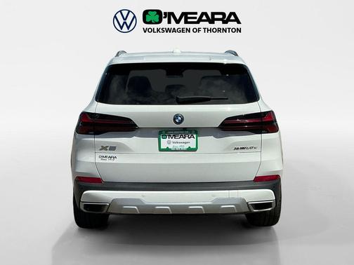 Alpine White 2025 BMW X5 PHEV xDrive50e