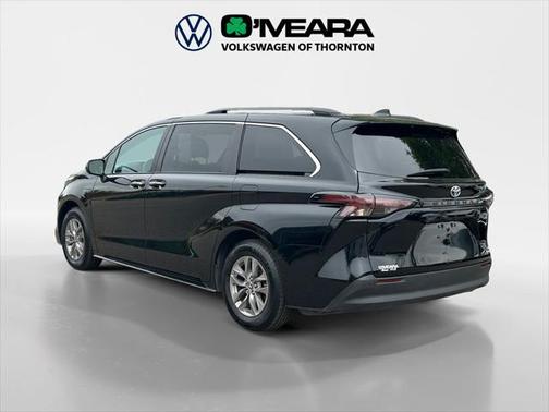 2024 Toyota Sienna XLE 8 Passenger