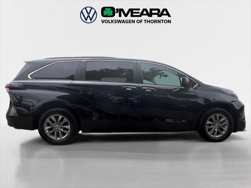 2024 Toyota Sienna XLE 8 Passenger