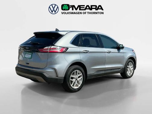 Iconic Silver 2024 Ford Edge SEL