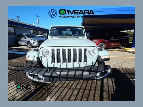 2023 Jeep Wrangler 4-Door Sahara