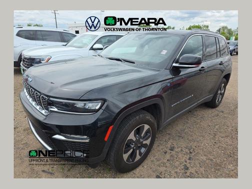 Diamond Black Crystal Pearlcoat 2024 Jeep Grand Cherokee 4xe Base