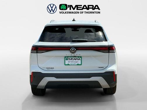 pure white 2026 Volkswagen Tiguan 2.0T SE 4MOTION