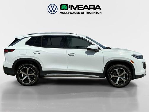 pure white 2026 Volkswagen Tiguan 2.0T SE 4MOTION