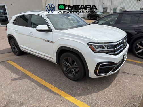 White Pearl 2022 Volkswagen Atlas Cross Sport 2.0T SEL