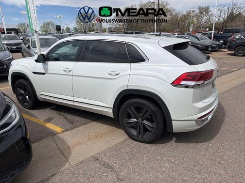 White Pearl 2022 Volkswagen Atlas Cross Sport 2.0T SEL