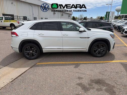 White Pearl 2022 Volkswagen Atlas Cross Sport 2.0T SEL
