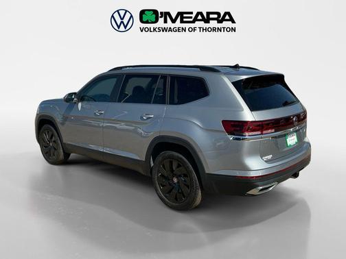 Silver Mist 2026 Volkswagen Atlas 2.0T SE w/Technology 4MOTION