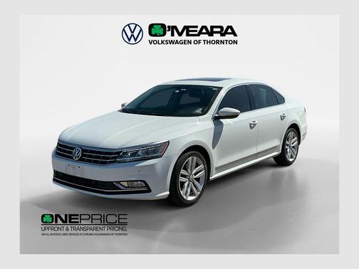 Pure White 2017 Volkswagen Passat 1.8T SE w/Technology