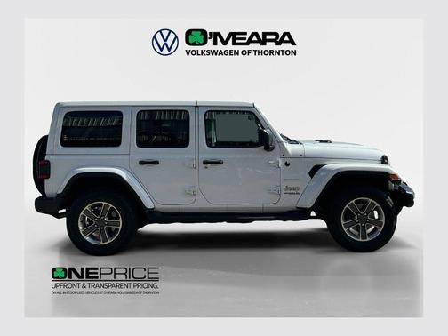 Bright White Clearcoat 2021 Jeep Wrangler Unlimited Sahara