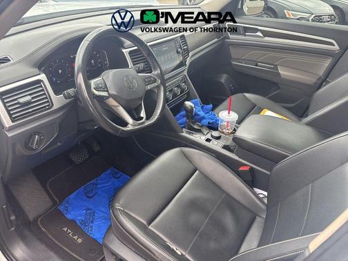 Pure White 2023 Volkswagen Atlas 2.0T SE w/Technology 4MOTION