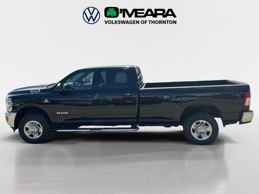 Diamond Black Crystal Pearlcoat 2022 RAM 2500 Big Horn Crew Cab 4x4 8' Box