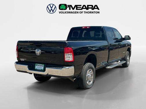 Diamond Black Crystal Pearlcoat 2022 RAM 2500 Big Horn Crew Cab 4x4 8' Box