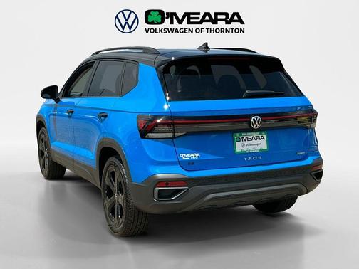 Cornflower Blue w/Deep Black Roof 2026 Volkswagen Taos SE Black