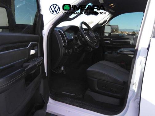 2024 RAM 2500 Big Horn Crew Cab 4x4 8' Box