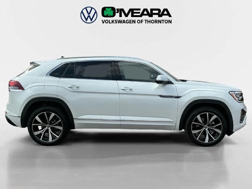Opal White Pearl 2026 Volkswagen Atlas Cross Sport 2.0T SEL Premium