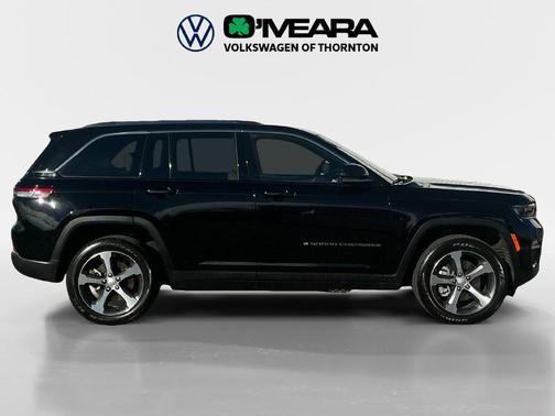 Diamond Black Crystal Pearlcoat 2022 Jeep Grand Cherokee 4xe Base