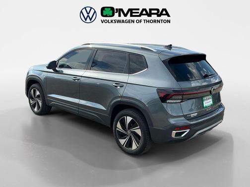 Platinum Gray Metallic 2025 Volkswagen Taos 1.5T SE