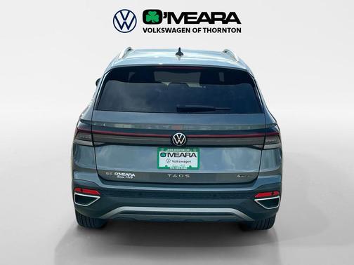 Platinum Gray Metallic 2025 Volkswagen Taos 1.5T SE