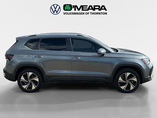 Platinum Gray Metallic 2025 Volkswagen Taos 1.5T SE