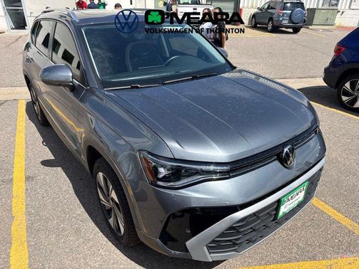 Platinum Gray Metallic 2025 Volkswagen Taos 1.5T SE
