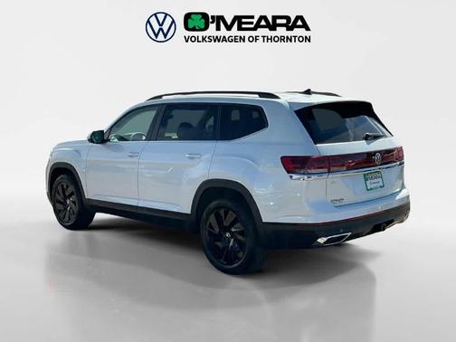 Opal White Pearl 2026 Volkswagen Atlas 2.0T SE w/Technology 4MOTION