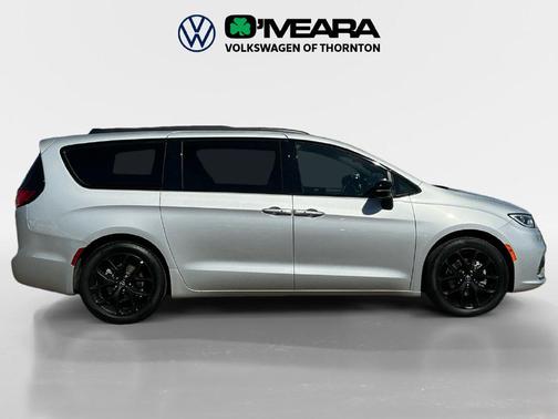 Silver Mist Clearcoat 2026 Chrysler Pacifica Limited