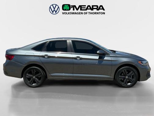 Platinum Gray Metallic 2023 Volkswagen Jetta 1.5T SE