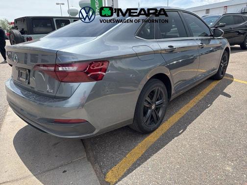 Platinum Gray Metallic 2023 Volkswagen Jetta 1.5T SE