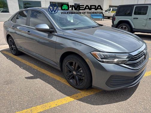 Platinum Gray Metallic 2023 Volkswagen Jetta 1.5T SE