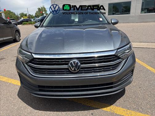 Platinum Gray Metallic 2023 Volkswagen Jetta 1.5T SE
