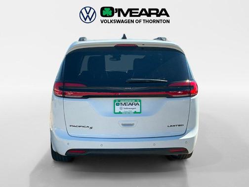 Bright White Clearcoat 2025 Chrysler Pacifica Limited